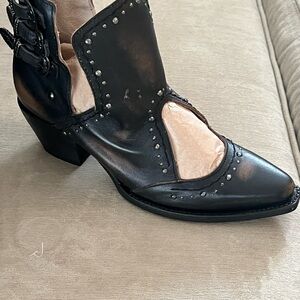 Freebird Black and Brown Heeled Boots